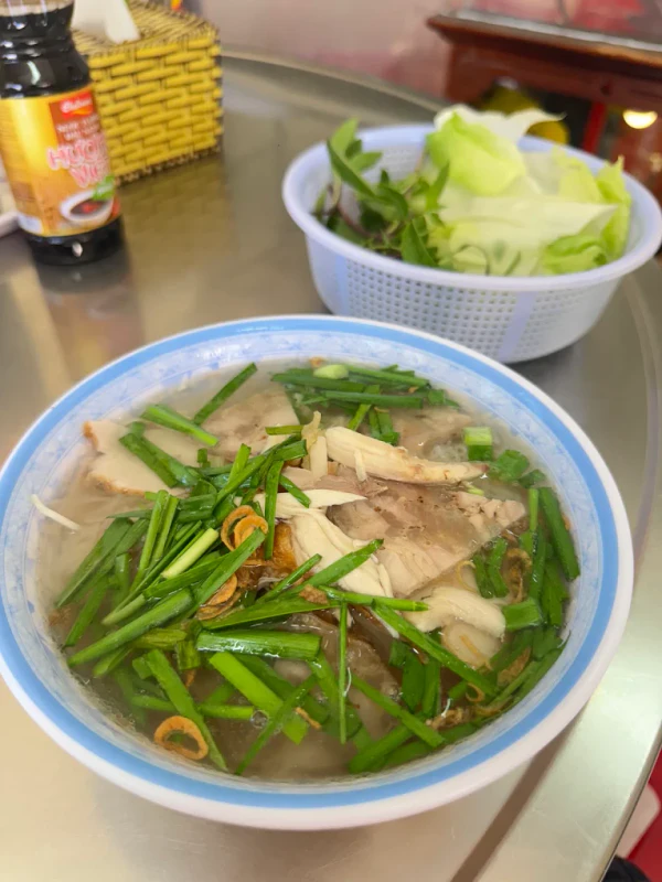 Hủ tiếu dì sáu - ảnh 2